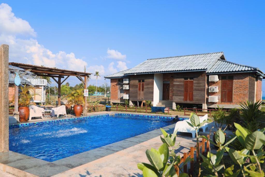 Sekepeng Penarek Apartment Kampung Penarik Luaran gambar